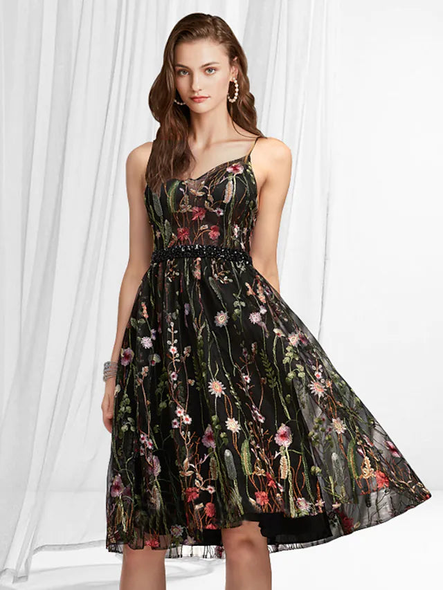 A-Linie Cocktailkleider Boho Kleid Homecoming Knielang Ärmellos V-Ausschnitt Spitze mit Muster / Druck